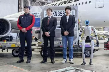 Yaponiya hava limanları yükdaşıyıcıların işi üçün humanoid robotlar “işə götürməyə” başlayıb