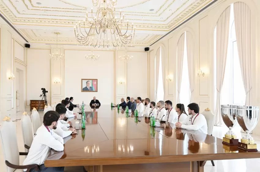 Prezident İlham Əliyev Avropa çempionatında komanda hesabında çempion olan güləşçiləri qəbul edib