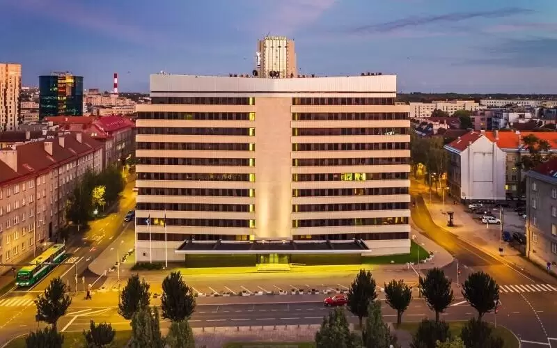 Estoniya Rusiyaya nota verib