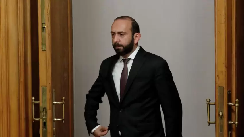 Ermənistan Rusiya ilə birlikdə Gümrü–Qars dəmir yolu hissəsinin tikintisini başa çatdırmağa hazırdır – XİN