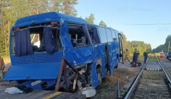 Ermənistanda Müdafiə Nazirliyinin avtobusu ilə qatar toqquşub