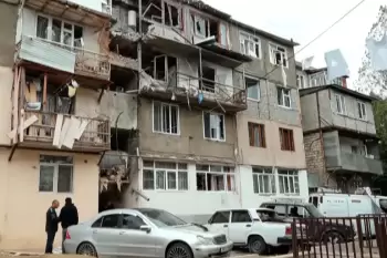 Yerevanda atışma: Atəş açan şəxs hədəfi “Mercedes GLE” ilə vuraraq öldürüb