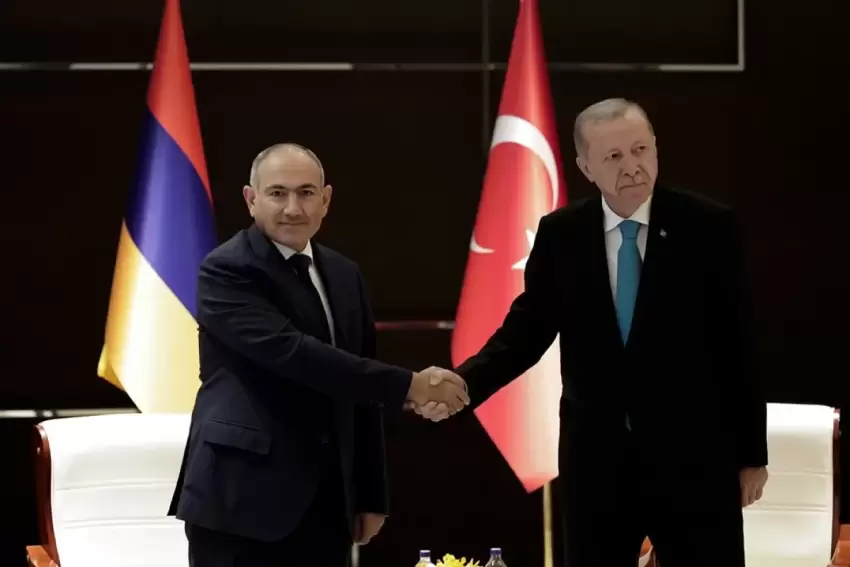 Ərdoğan və Paşinyan telefon danışığı aparıblar
