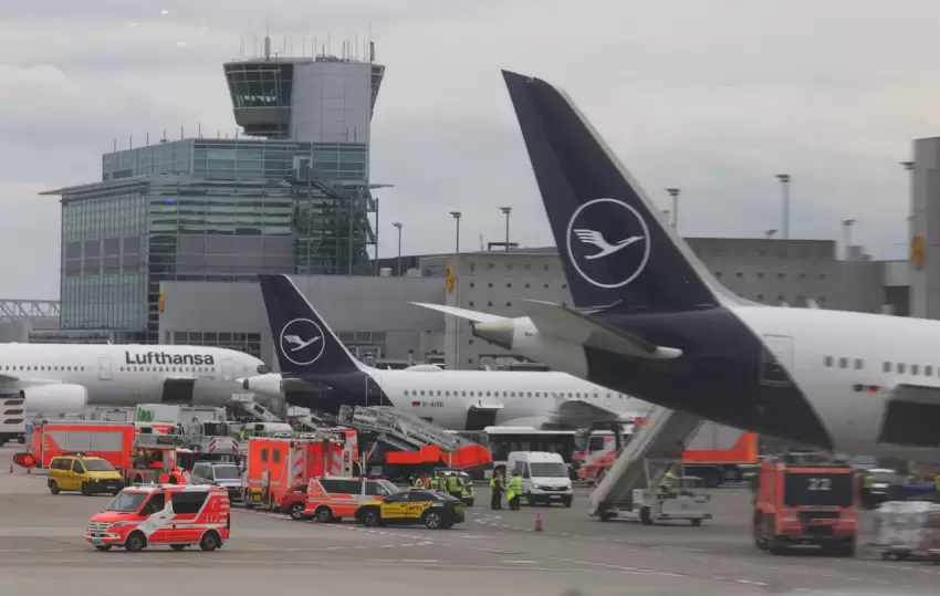 Frankfurt hava limanında Lufthansa təyyarəsinin şassisi qırılıb, xəsarət alanlar var