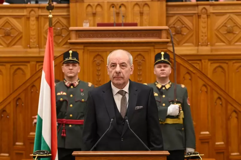 Macarıstan Prezidenti Orbanın yenidən Baş nazir olmasını qadağan edən qanunu imzalayıb