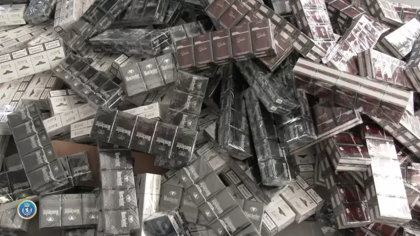 Gürcüstanın Azərbaycanla sərhəddində əməliyyat: Yük maşınından 1,5 milyon manatdan çox dəyərində siqaret aşkar edilib