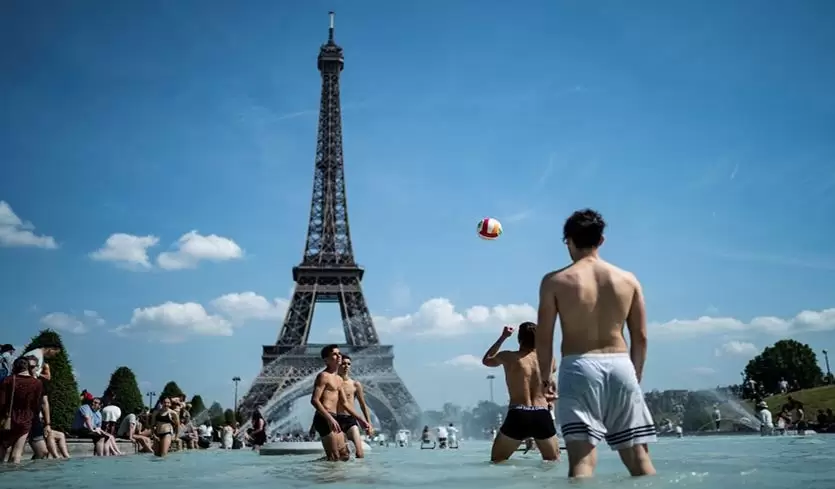 Parisin mərkəzində anomal istilər səbəbindən lokal elektrik kəsintisi baş verib - AFP