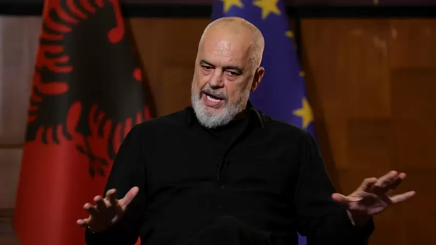 Edi Rama korrupsiya ittihamını qəbul etməyib
