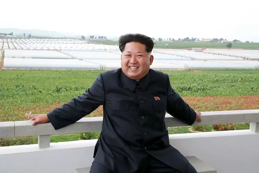 Kim Çen In nüvə materialları istehsal edən yeni zavoda baş çəkib