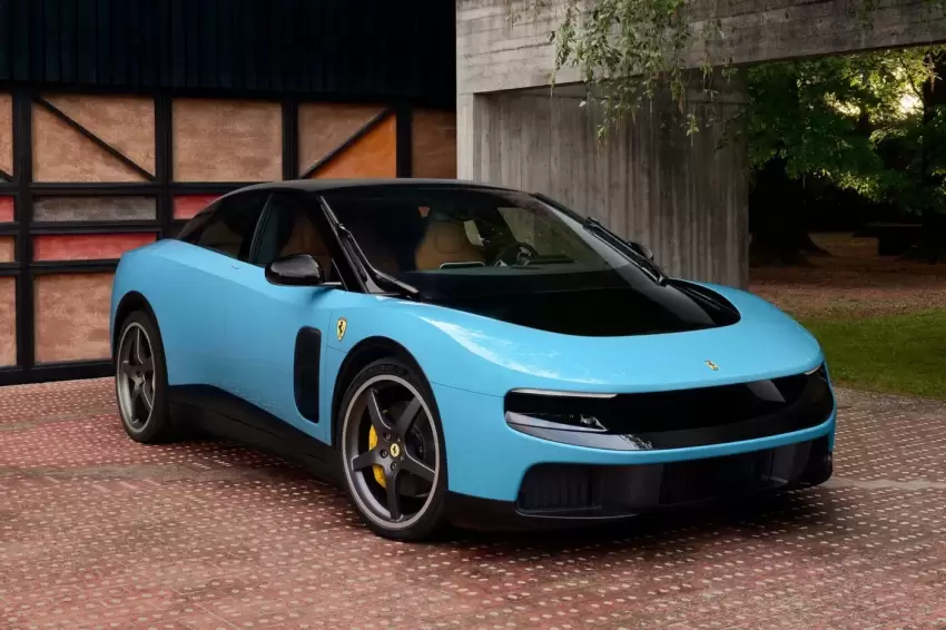 "Ferrari"də "Luce" elektromobilinin debütündən sonra rəhbərlərdən biri dəyişib