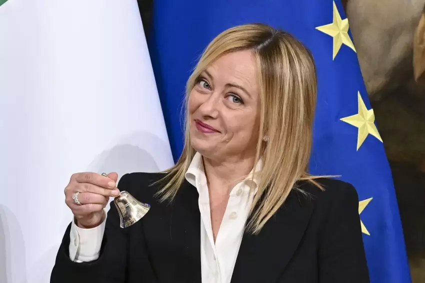 Meloni İtaliyada növbədənkənar seçkilərin artıq aprel ayında keçirilməsi imkanını nəzərdən keçirir – "Bloomberg"