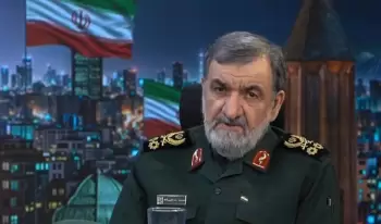 Xameneinin hərbi müşaviri: "ABŞ “dəli olmuş prezidenti” bombaların onu bataqlıqdan çıxaracağını düşünür"