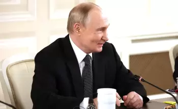 Vladimir Putin: "Prezident Əliyev ölkəsində rus dilinin öyrənilməsinin təşviqində fəal rol oynayır"