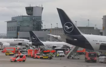 Frankfurt hava limanında Lufthansa təyyarəsinin şassisi qırılıb, xəsarət alanlar var