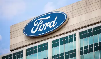 "Ford" mərkəzi konsol qapağının zədələnmə riskinə görə ABŞ-də təxminən 550 min avtomobili geri çağırır