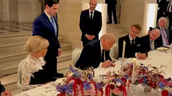 Makron və Trampın Versaldakı şam yeməyi üç saat gec başlayıb