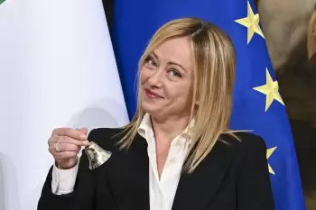 Meloni İtaliyada növbədənkənar seçkilərin artıq aprel ayında keçirilməsi imkanını nəzərdən keçirir – "Bloomberg"