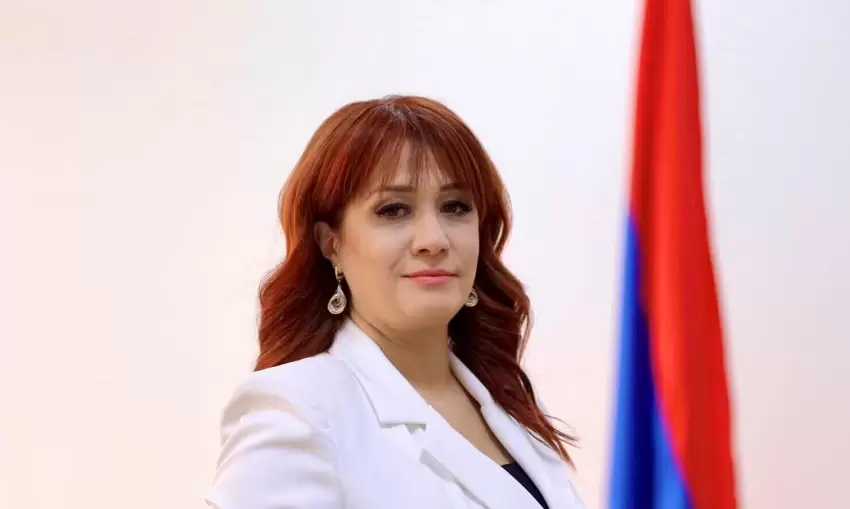 Paşinyanın mətbuat katibi vəzifəsindən gedib