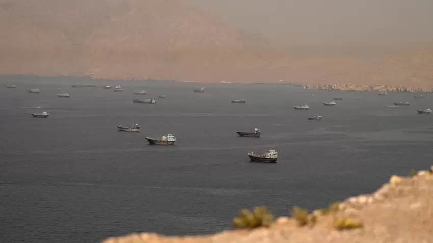 "Bloomberg": İran və Oman Hörmüz boğazında daha bir marşrutun açılmasını müzakirə edir