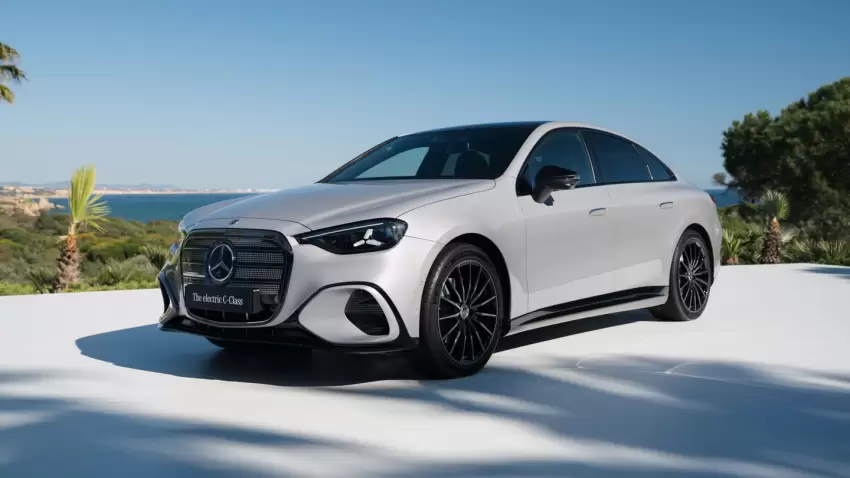 "Mercedes" yeni "C-Class Electric" modelini təqdim etdi