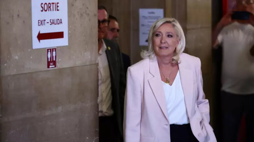 Marin Le Pen 2027-ci ildə Fransa prezidentliyinə namizəd olacağını bəyan edib