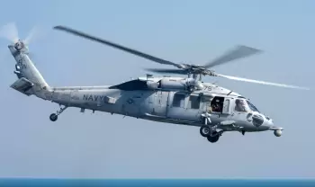 ABŞ Hərbi Dəniz Qüvvələri Ərəb dənizində qəzaya uğrayan helikopterdən itkin düşən hərbçinin axtarışlarını dayandırıb