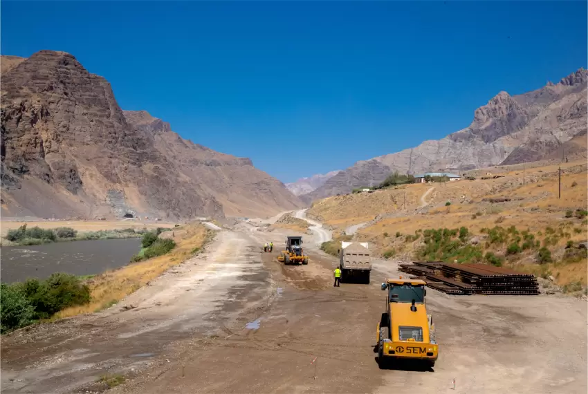 Naxçıvan dəmir yolu şəbəkəsinin yenidən qurulması davam edir