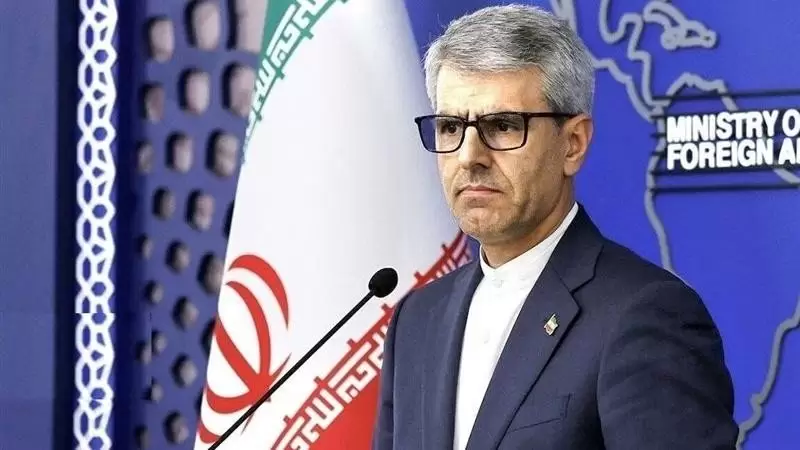 Bəqayi: "İranın hücumuna məruz qalan gəmilər ABŞ-nin silahlarını daşıyıb"