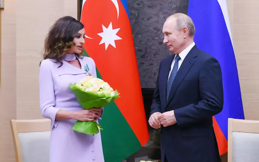 Putin Mehriban xanım Əliyevanı təbrik edib