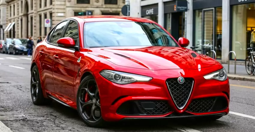 "Toyota", "Tesla" və "Alfa Romeo" yüz minlərlə avtomobili təhlükəli qüsurlara görə geri çağırır
