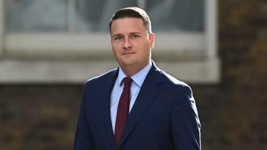 Böyük Britaniyanın müdafiə nazirinin telefon nömrəsi internetə sızıb
