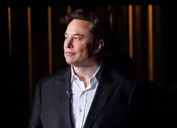 Maskdan qəribə gələcək proqnoz: "Robotlar işləyəcək, pul yox olacaq"