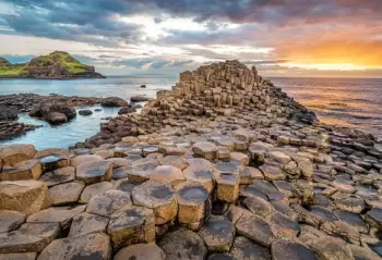 Məsuliyyətsiz turistlərə görə İrlandiyada təbiət abidəsi zədələnib
