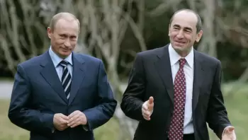 Putin Robert Koçaryanı ad günü münasibətilə təbrik edib