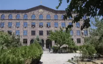 Ermənistanda məhbus məhkəmədən qaçıb