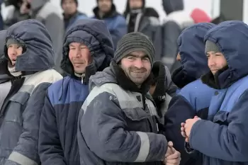 Rusiyada əcnəbilərə rekord sayda iş icazəsi verilib