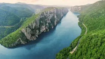 Rumıniyada Dunay çayında su səviyyəsini artırmaq üçün sualtı qaya partladılıb