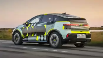 "Audi" əfsanəvi "A2" modelini elektrik versiyada geri qaytarır: bir enerji doldurması ilə 480 km-ə qədər yürüş