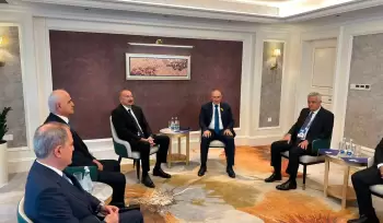 İlham Əliyev Bişkekdə Nikol Paşinyanla görüşüb