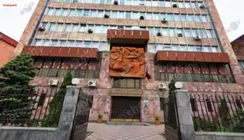 İrəvanda inkassasiya avtomobili qarət edilərək 34 kisə pul aparılıb