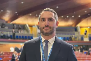 Ruben Rubinyan iki yaşlı oğlu qarşısındakı borcundan danışıb: Nəyin bahasına olursa olsun sülh
