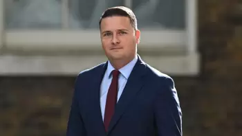 Böyük Britaniyanın müdafiə nazirinin telefon nömrəsi internetə sızıb