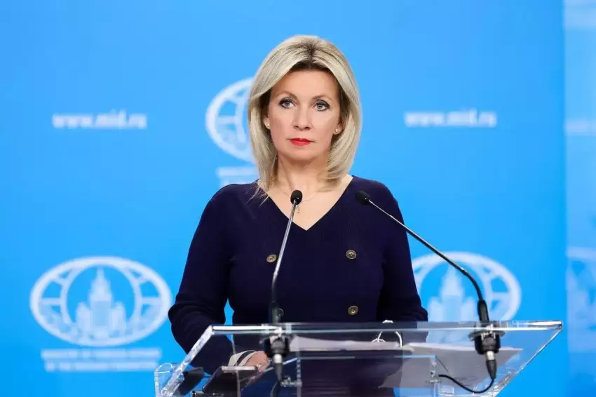 Zaxarova Paşinyana:"Siz kişisiniz, yoxsa qadın?"