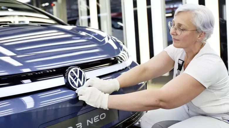 "Volkswagen" 50 min əlavə iş yerini ixtisar edəcək
