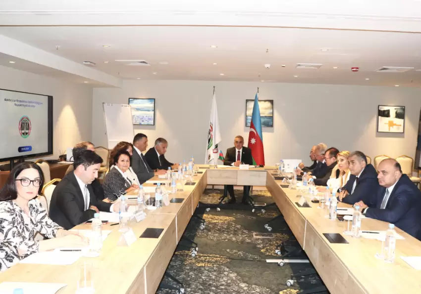 Anar BAğırov tələbə hüquqşünaslara 3000 manat yardım edəcək