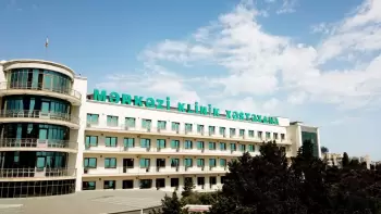 Həkim əməliyyat olunan anama “oğlun pulu ödəmir” dedi - Mərkəzi Klinikada nə baş verib?