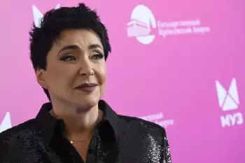 Rusiya tanınmış müğəninin hesablarını bloklayıb