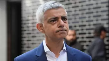 London meri Britaniya baş nazirini Aİ-yə qayıdış istiqamətində işə dərhal başlamağa çağırıb