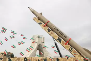 İran müdafiə doktrinasını dəyişdirdiyini və silah istehsalını sürətləndirdiyini açıqlayıb