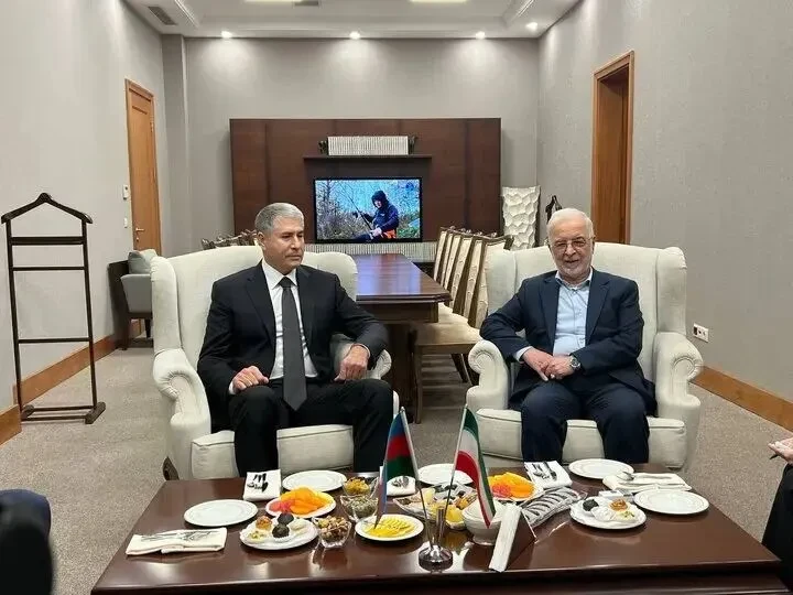 İranın daxili işlər naziri Azərbaycana gəlib